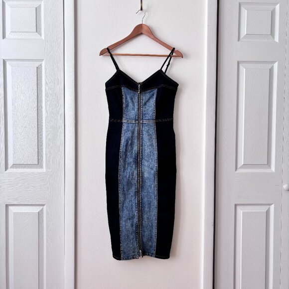 Current Elliott The Jacqueline Two-Toned Paneled Denim Midi Dress - Picture 4 of 11